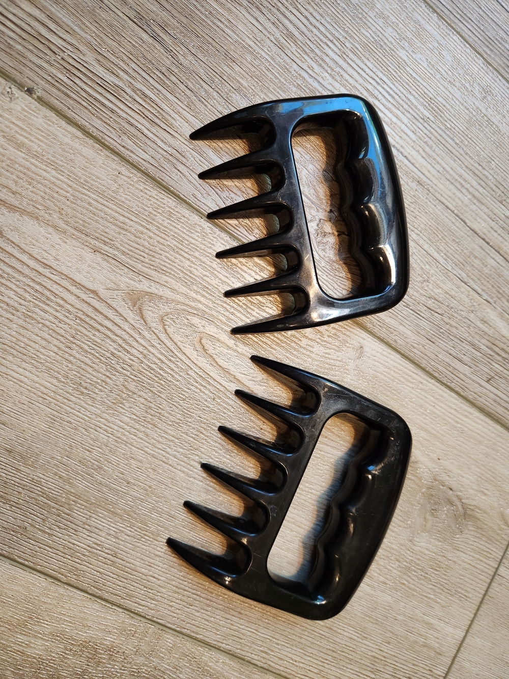 Black Meat Shredding Claws for Men - Durable Kitchen & BBQ Helper